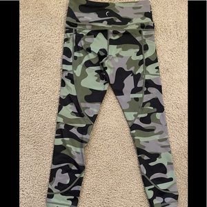 ZYIA Camo Light N Tight leggings